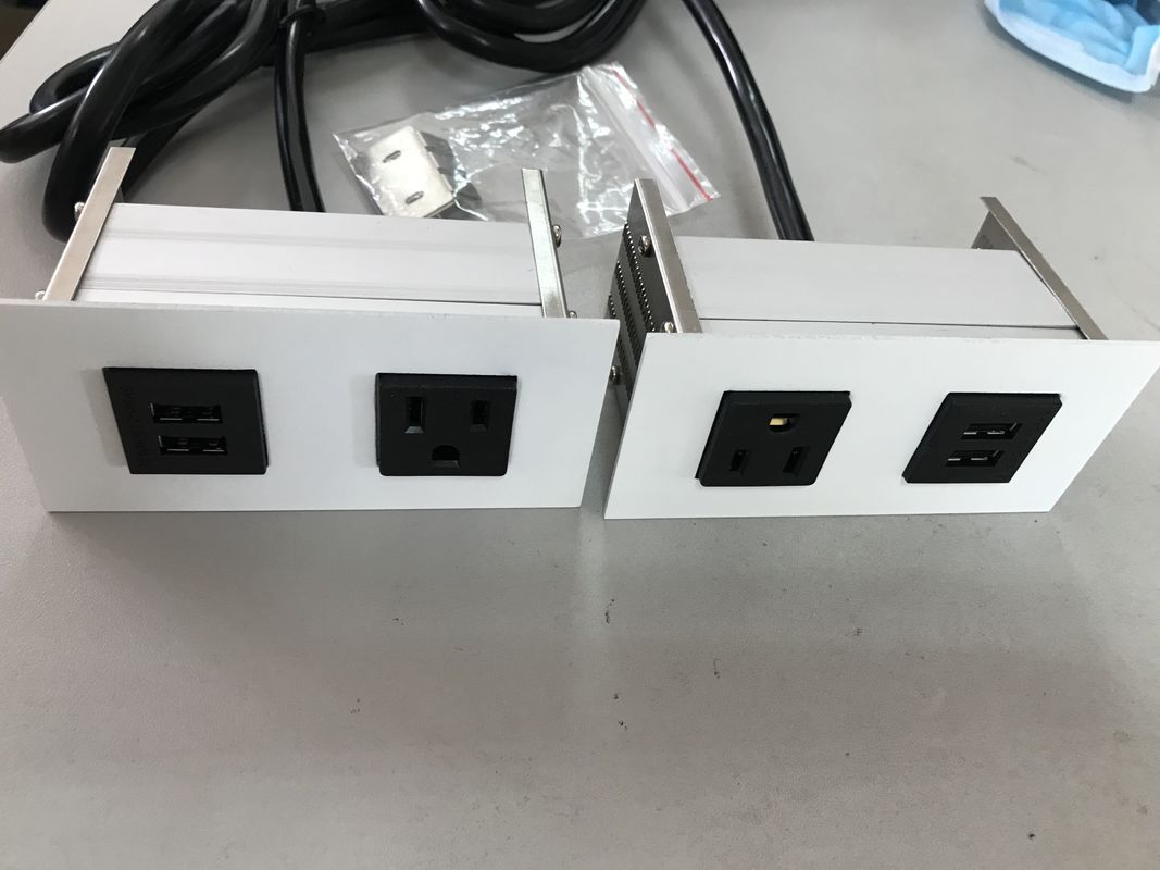 De verborgen Contactdozen van de Desktopmacht met 1 Afzet/2 USB-poorten, de Afzet van de het Tafelbladmacht van Roestvrij staaldraagvlakken